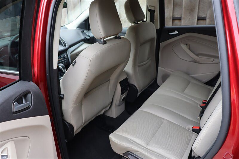 Used 2019 Ford Escape SE AWD/4WD image 25