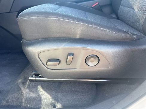 Used 2025 GMC Acadia Elevation image 19