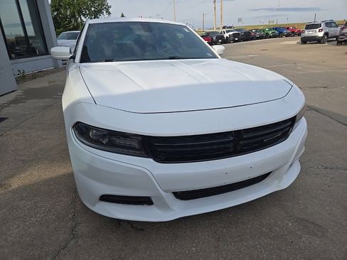 Used 2018 Dodge Charger SXT image 18