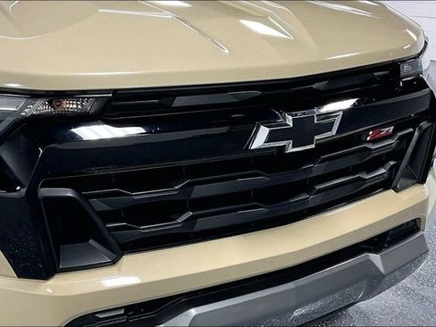 Used 2023 Chevrolet Colorado Z71 w/ Z71 Convenience Package 2 AWD/4WD image 28