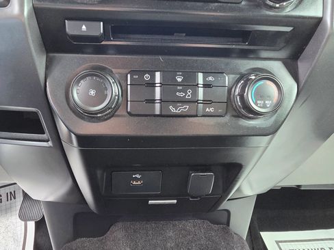 Used 2016 Ford F150 XLT AWD/4WD image 22
