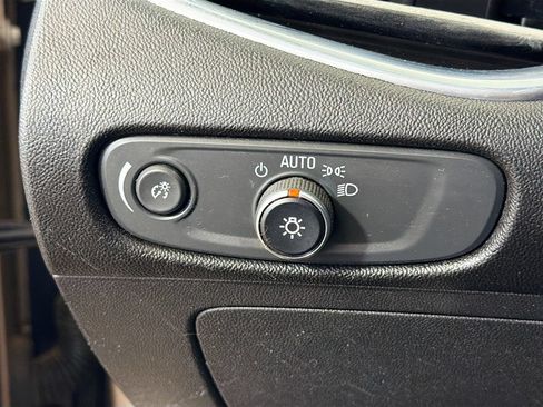 Used 2018 Chevrolet Malibu LT FWD image 12