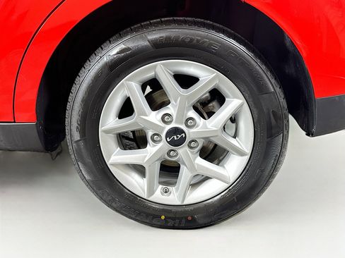 Used 2025 Kia Soul LX w/ LX Technology Package image 11