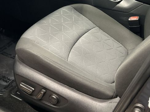 Used 2025 Toyota RAV4 XLE image 11