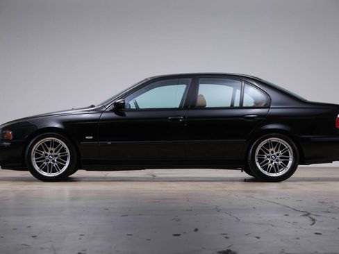 Used 2003 BMW M5 image 8