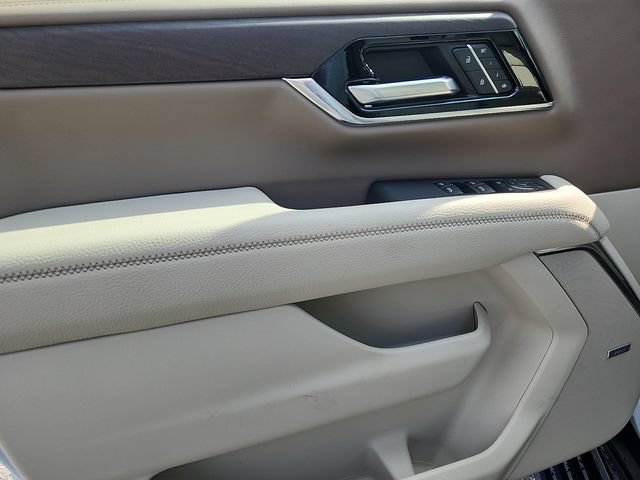 New 2026 GMC Yukon Denali w/ Sun & Power Step Package AWD/4WD image 8