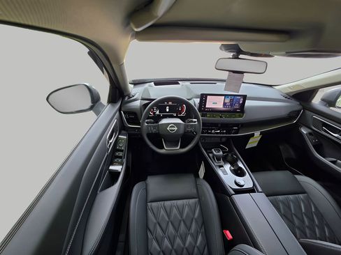 New 2026 Nissan Rogue Platinum AWD/4WD image 14