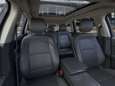 New 2026 Lincoln Nautilus Premier w/ Equipment Group 102A AWD/4WD image 10