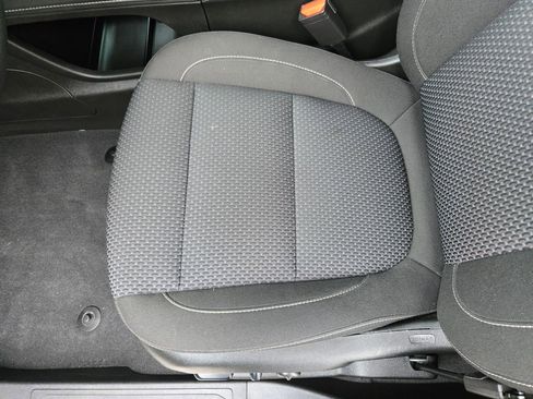 Used 2023 GMC Acadia SLE w/ Driver Convenience Package image 13