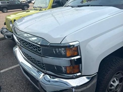 Used 2019 Chevrolet Silverado 2500 W/T AWD/4WD image 1