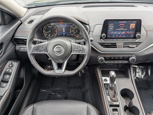 Used 2022 Nissan Altima 2.5 SR image 14