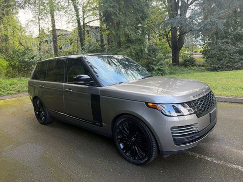 Used 2018 Land Rover Range Rover Long Wheelbase Supercharged image 2