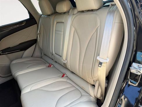 Used 2019 Lincoln MKC Reserve w/ MKC Climate Package FWD image 15