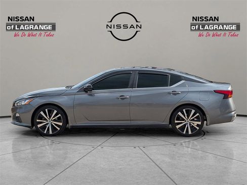 Used 2020 Nissan Altima 2.5 SR w/ Premium Package image 8