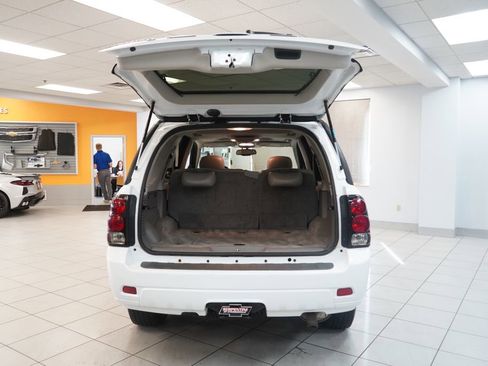Used 2009 Chevrolet TrailBlazer LT w/ Sun And 6-Disc Cd Package AWD/4WD image 10