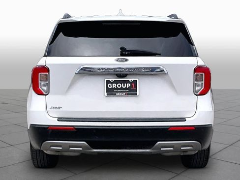Used 2022 Ford Explorer XLT w/ Equipment Group 202A RWD image 5