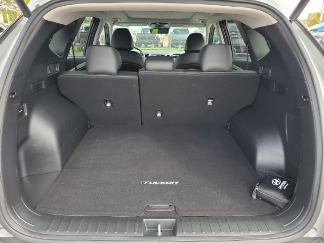 Used 2023 Hyundai Tucson Limited AWD/4WD image 16