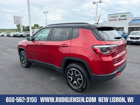 Used 2025 Jeep Compass Trailhawk AWD/4WD image 3