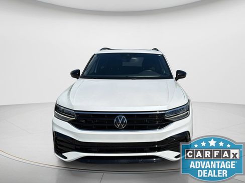Used 2024 Volkswagen Tiguan SE R-Line FWD image 3