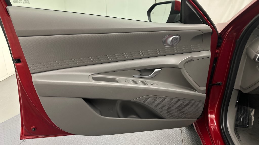 Used 2024 Hyundai Elantra SEL FWD image 16
