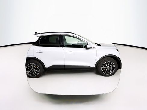 Used 2025 Ford Escape SE w/ Class II Trailer Tow Package image 14