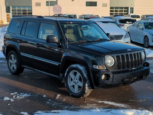 Used 2010 Jeep Patriot Latitude image 2