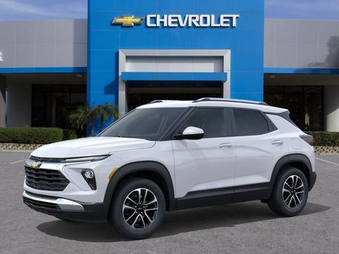 New 2026 Chevrolet TrailBlazer LT w/ Driver Confidence Package FWD image 2