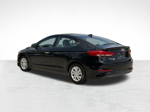 Used 2017 Hyundai Elantra SE FWD image 3