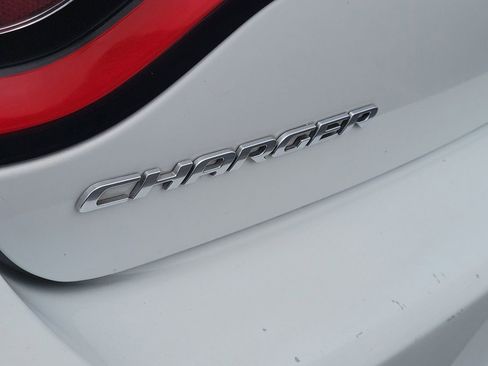Used 2020 Dodge Charger SXT RWD image 7