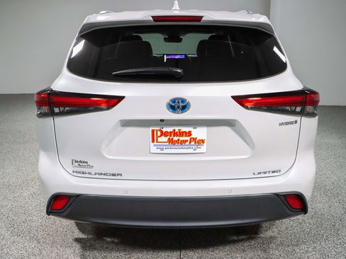 Used 2023 Toyota Highlander Limited AWD/4WD image 8