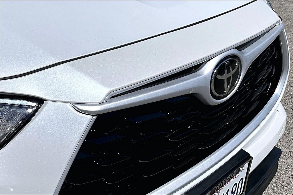 Certified 2026 Toyota Highlander XLE AWD/4WD image 34