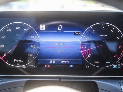 Used 2025 Mercedes-Benz CLE 300 4MATIC Cabriolet image 6