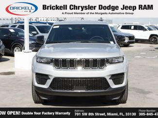 New 2025 Jeep Grand Cherokee Laredo video 2