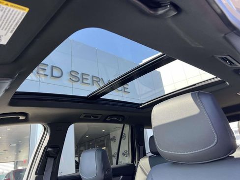 Certified 2025 Cadillac XT6 Luxury AWD/4WD image 22