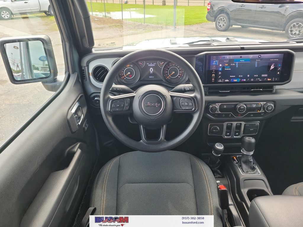Used 2025 Jeep Wrangler Sport AWD/4WD image 8