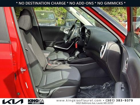 Used 2023 Kia Soul LX w/ LX Technology Package FWD image 16