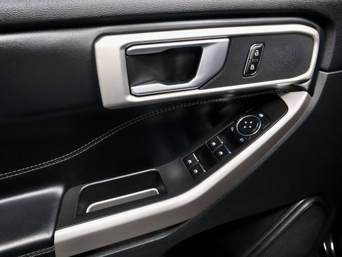 Certified 2023 Ford Explorer XLT image 23