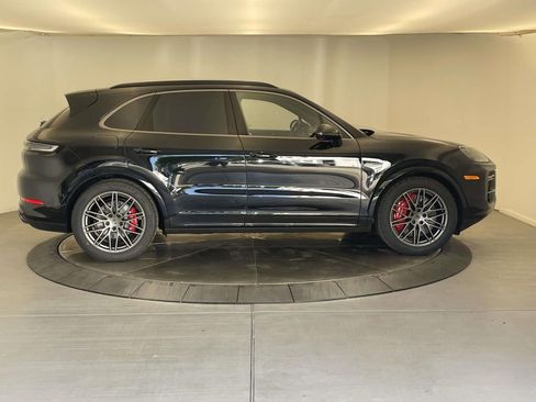 New 2025 Porsche Cayenne Turbo image 8