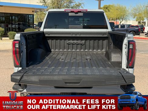 Used 2024 GMC Sierra 2500 AT4 w/ AT4 Premium Plus Package image 7