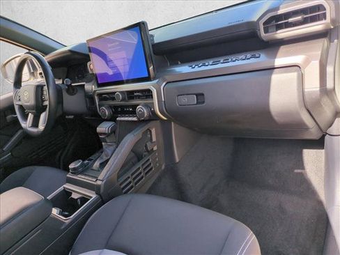 Used 2024 Toyota Tacoma TRD Sport AWD/4WD image 20