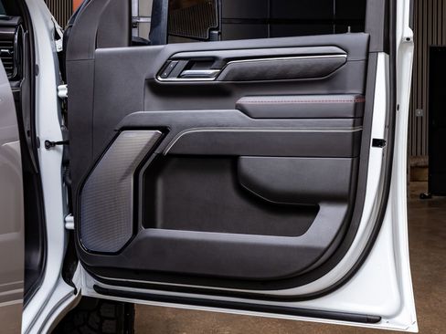 Used 2025 GMC Sierra 2500 AT4X AWD/4WD image 35