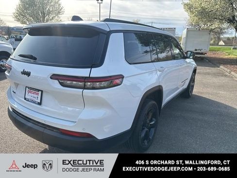 Used 2023 Jeep Grand Cherokee L Laredo AWD/4WD image 3