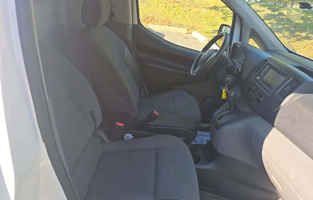 Used 2020 Nissan NV200 S FWD image 9