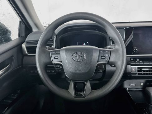 Used 2025 Toyota Camry LE FWD image 18
