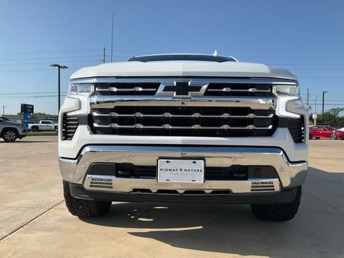 Used 2023 Chevrolet Silverado 1500 LTZ w/ LTZ Premium Package AWD/4WD image 32