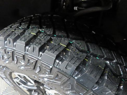 Used 2023 Chevrolet Silverado 1500 ZR2 w/ Technology Package image 7