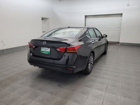 Used 2025 Nissan Altima 2.5 SV FWD image 9