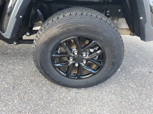 Used 2021 Jeep Gladiator Sport image 8