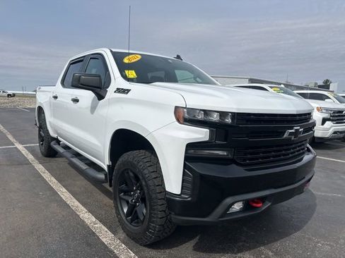 Used 2021 Chevrolet Silverado 1500 LT Trail Boss image 2