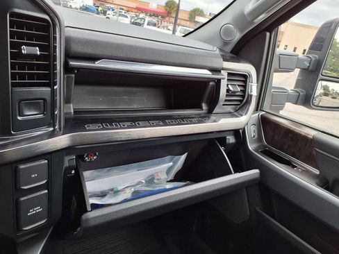 Used 2023 Ford F250 Lariat w/ Lariat Ultimate Package image 33